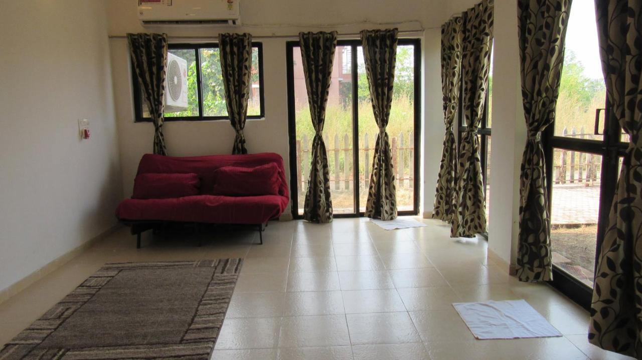 Retreat Holiday Homes, At Sparsh Resorts, Karjat Neral Eksteriør bilde